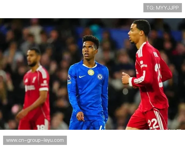 利物浦的防守隐患显现，球迷期待教练组调整，利物浦防守体系