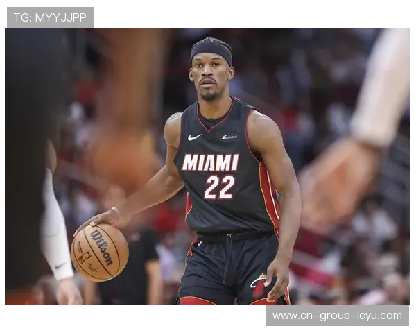 巴特勒篮下强行补篮得手，热火在末节逆转比分