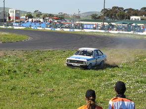 乐鱼体育网址入口-“三叉湖飞盘赛：速度与精准的完美结合，精彩不断”